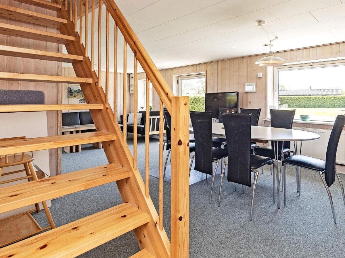 10 Person Holiday Home In Vinderup エクステリア 写真